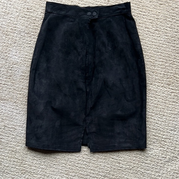 Retro 90s Suede High Waisted Skirt - Picture 2 of 6